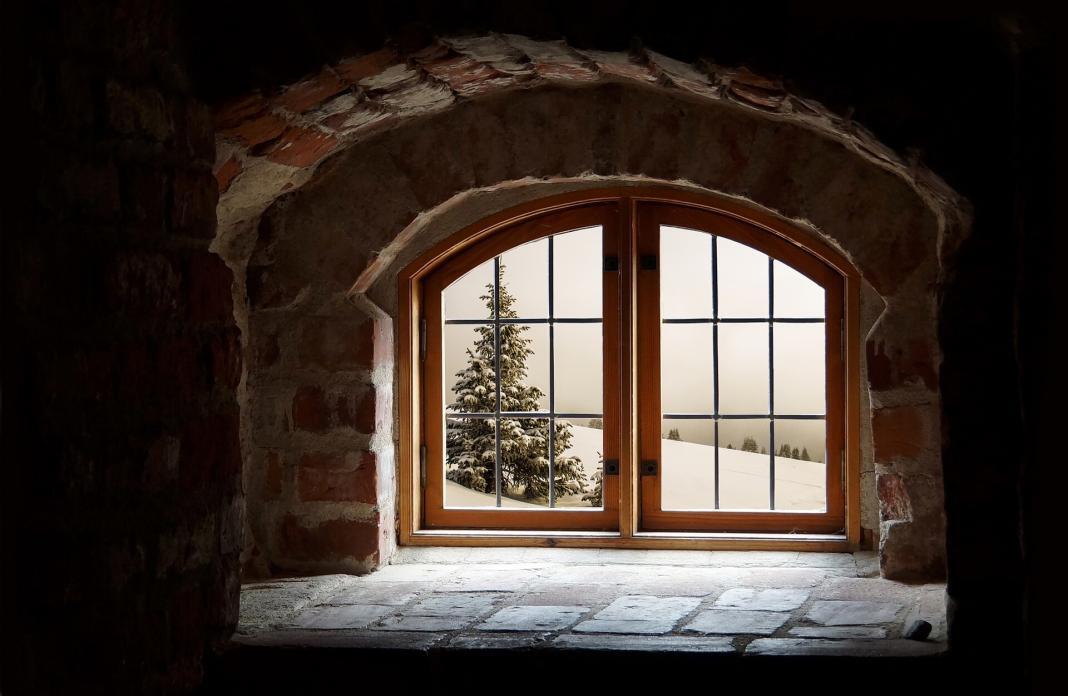 a window cabin to protect from very cold weather