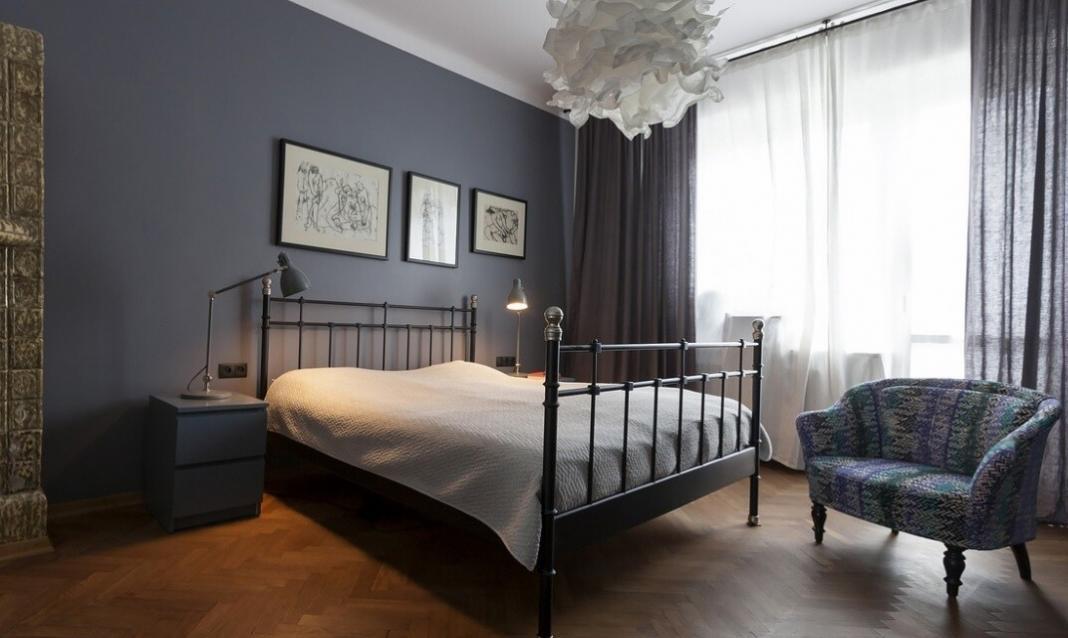 metal bed