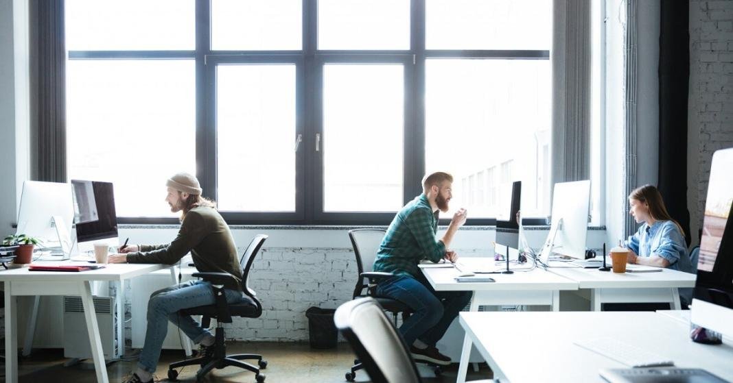 Ways to Protect Your Back and Neck When Working in an Office