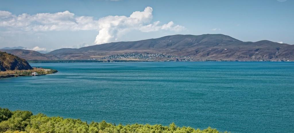 Armenia lake