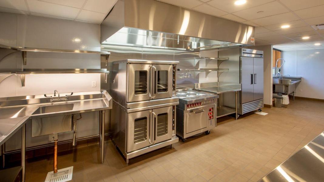 a room showing commercial setup of equipments