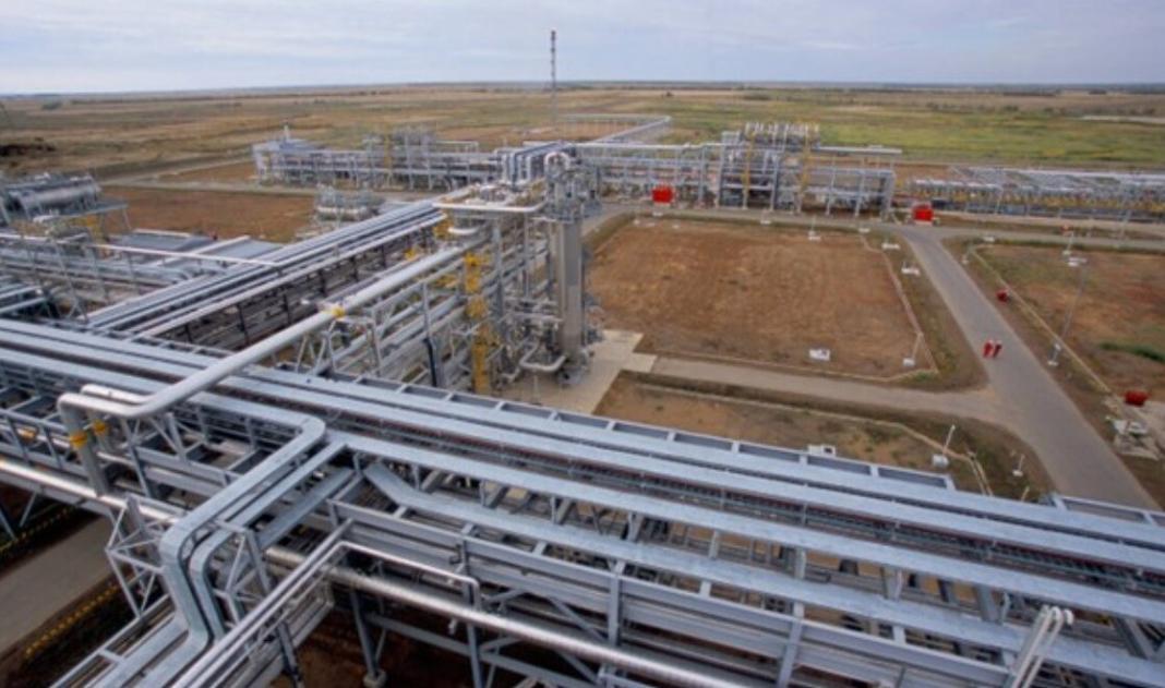 a land with a large number of pipes for water separator