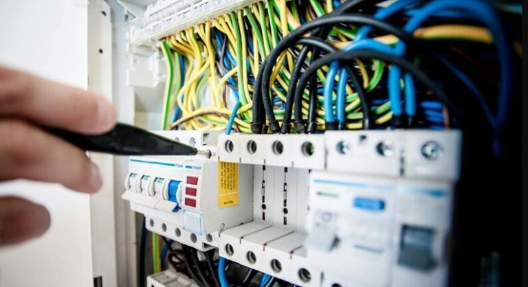 How to Reduce Common Electrical Safety Risks in Today’s Workplaces ...